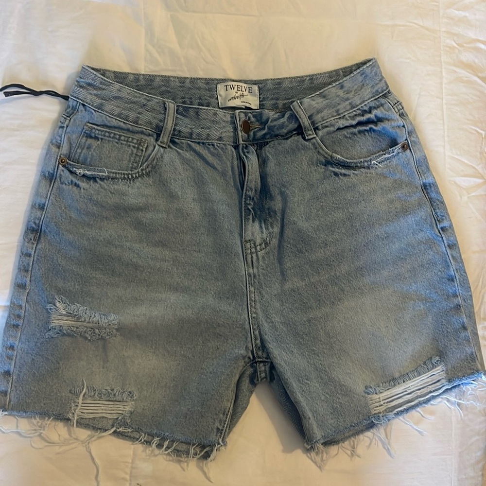 Twelve by on tweltfh denim shorts size 30